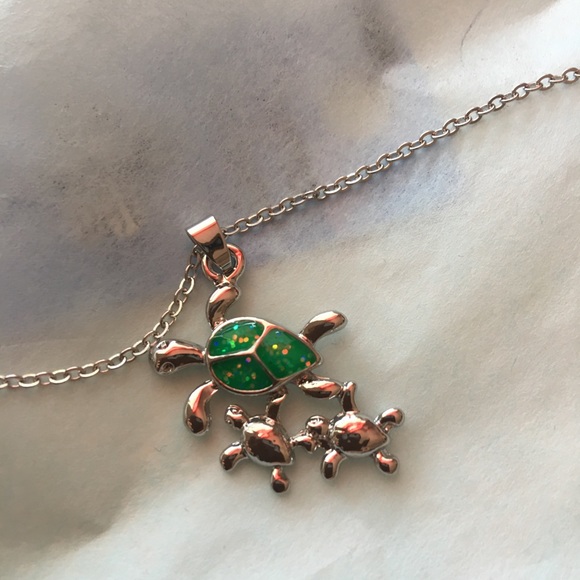 Fire opal mom and baby turtle necklace - Picture 4 of 4